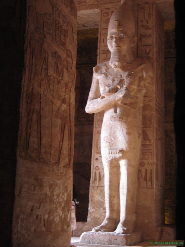 abousimbelinterieur2