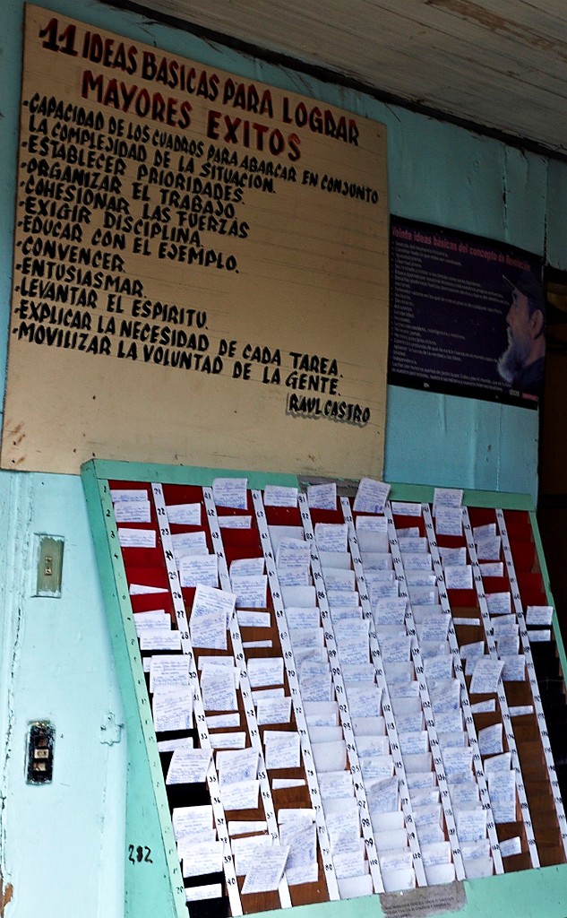 352