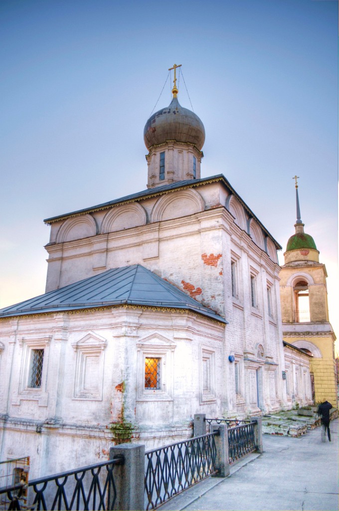 Oulitsa Varvaka, église St-Maxime le Bienheureux 1698, construite par les négociants de Novgorod