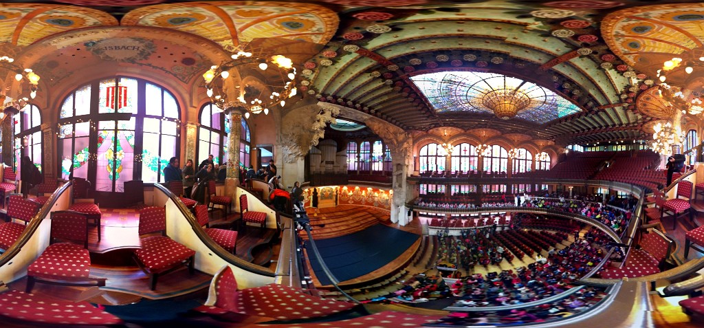 Le Palau de la Musica-1908 (légèrement déformé par une vue à 360° à plat)