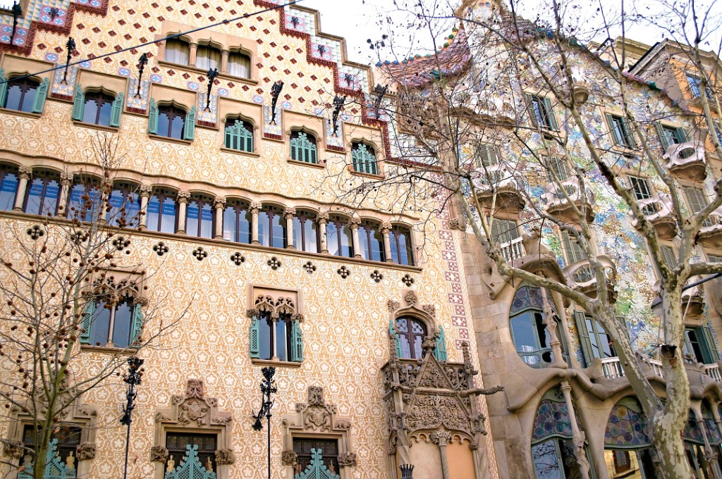 Manzana de la Discordia (là où les grandes familles barcelonaises rivalisaient d'originalité par le biais d'architectes de renom)