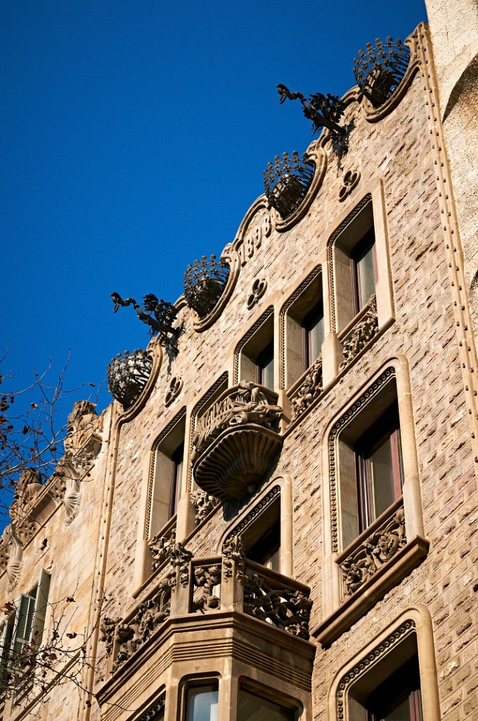 Casa Calvet, 1er édifice de Gaudi