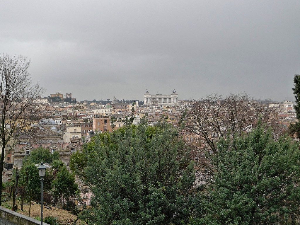 rome-l1010116