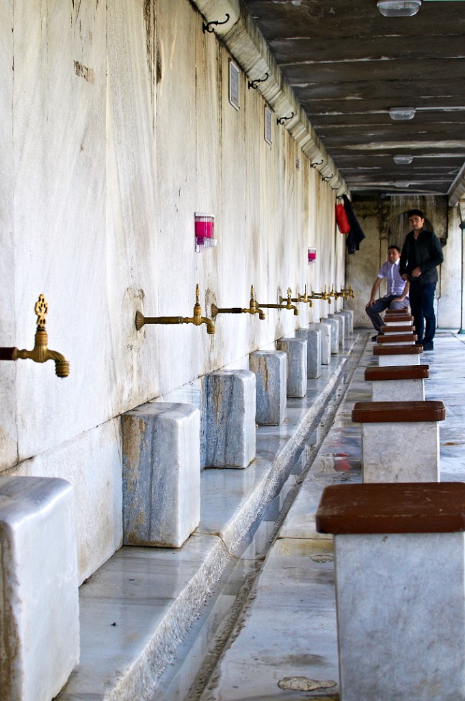 Ablutions précédant les prières, côté hommes